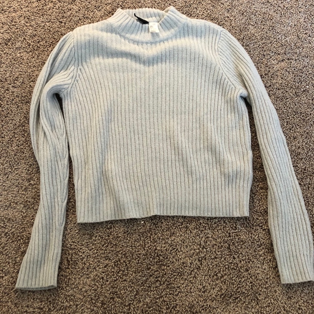 H&M gray sweater